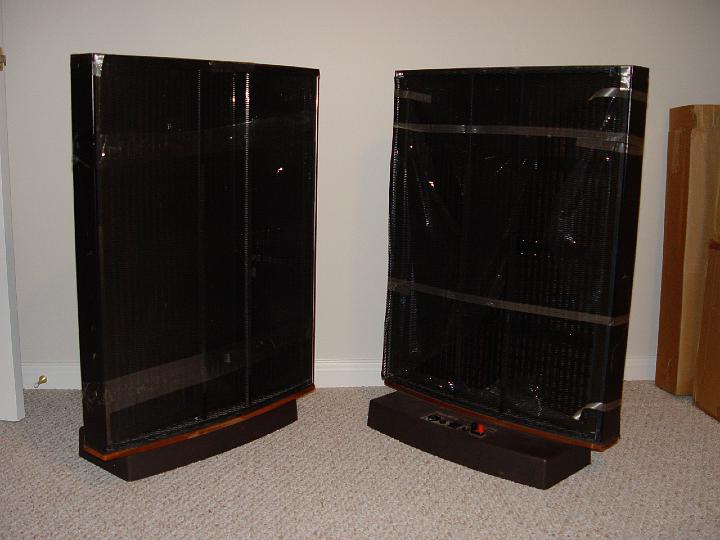 DSC02176.jpg - Hmmm, missing the tops, and the dust covers have seen better days.  Where's the grille cloth?